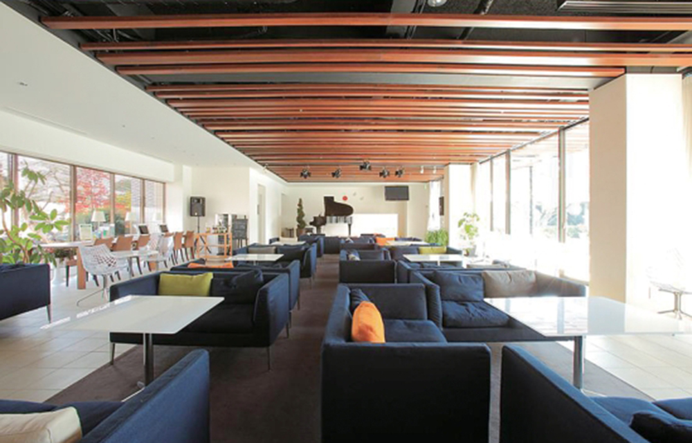 cafe & bar