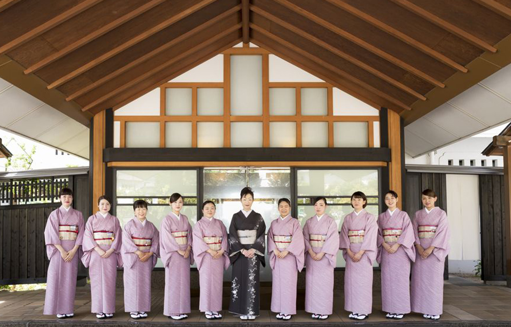女将と仲居のおもてなし