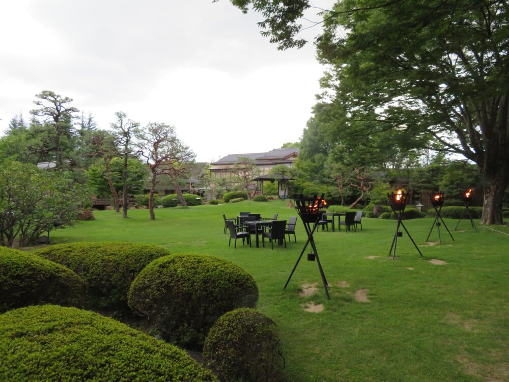 常磐ホテル名物の日本庭園を眺めながら「ビアテラス」を開催